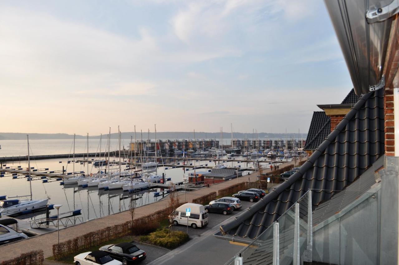 Fewo1846 - Baltic Lodge - Komfortable Maisonettewohnung Mit 3 Schlafzimmern, Balkon Und Blick Auf Die Marina Sonwik Flensburg Exterior foto